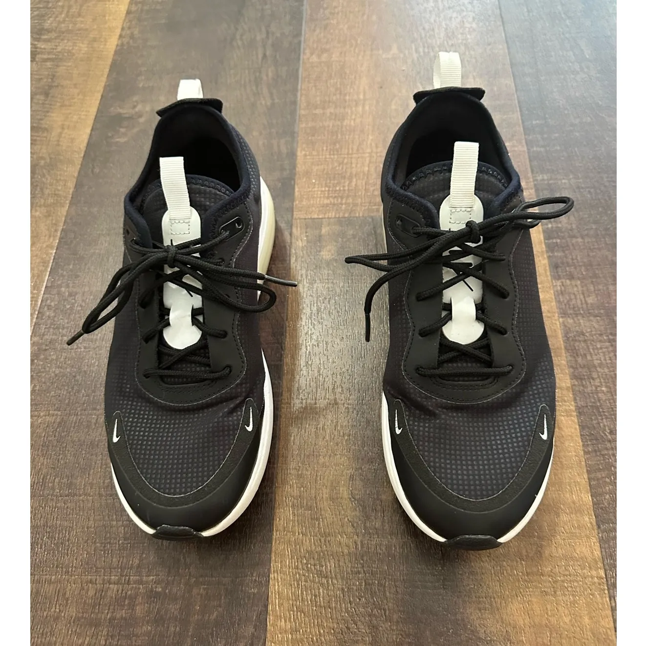 Nike Air Max Motion 2 Sneakers Black White Women’s Size 7 Running Shoes - Image 2