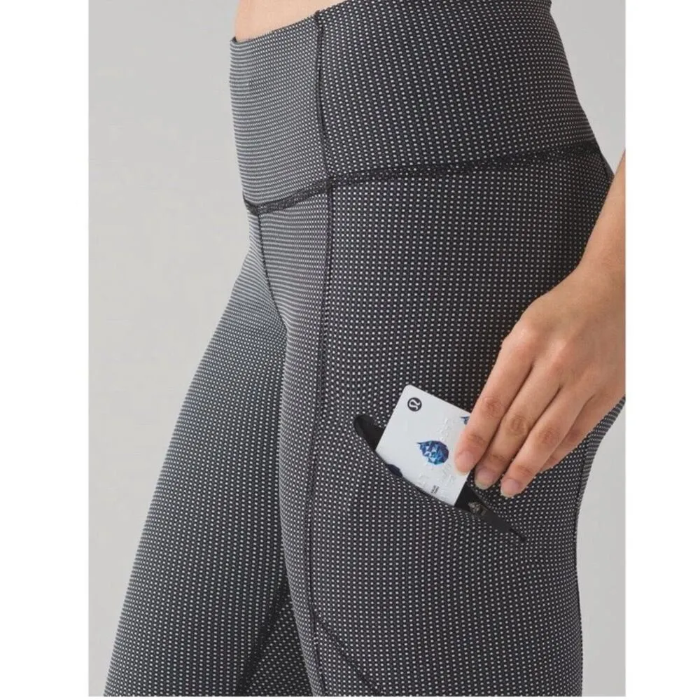 LULULEMON Cadence Crusher Leggings Size 4 Black White Gray Print High Waisted - Image 3