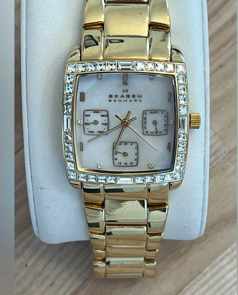 Skagen Ladies Watch Crystals Gold - Image 3