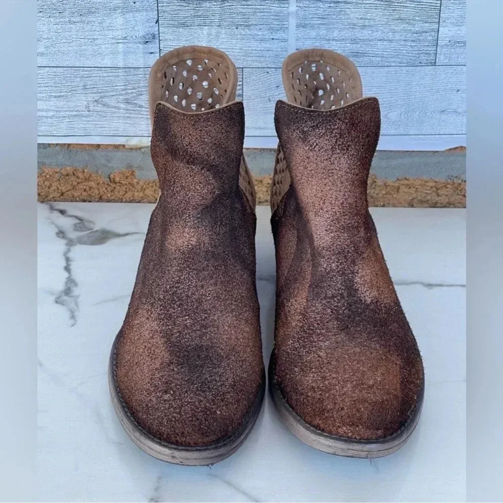 Circle G by Corral Ladies Brown Cutout
Bootie 9 - Image 2