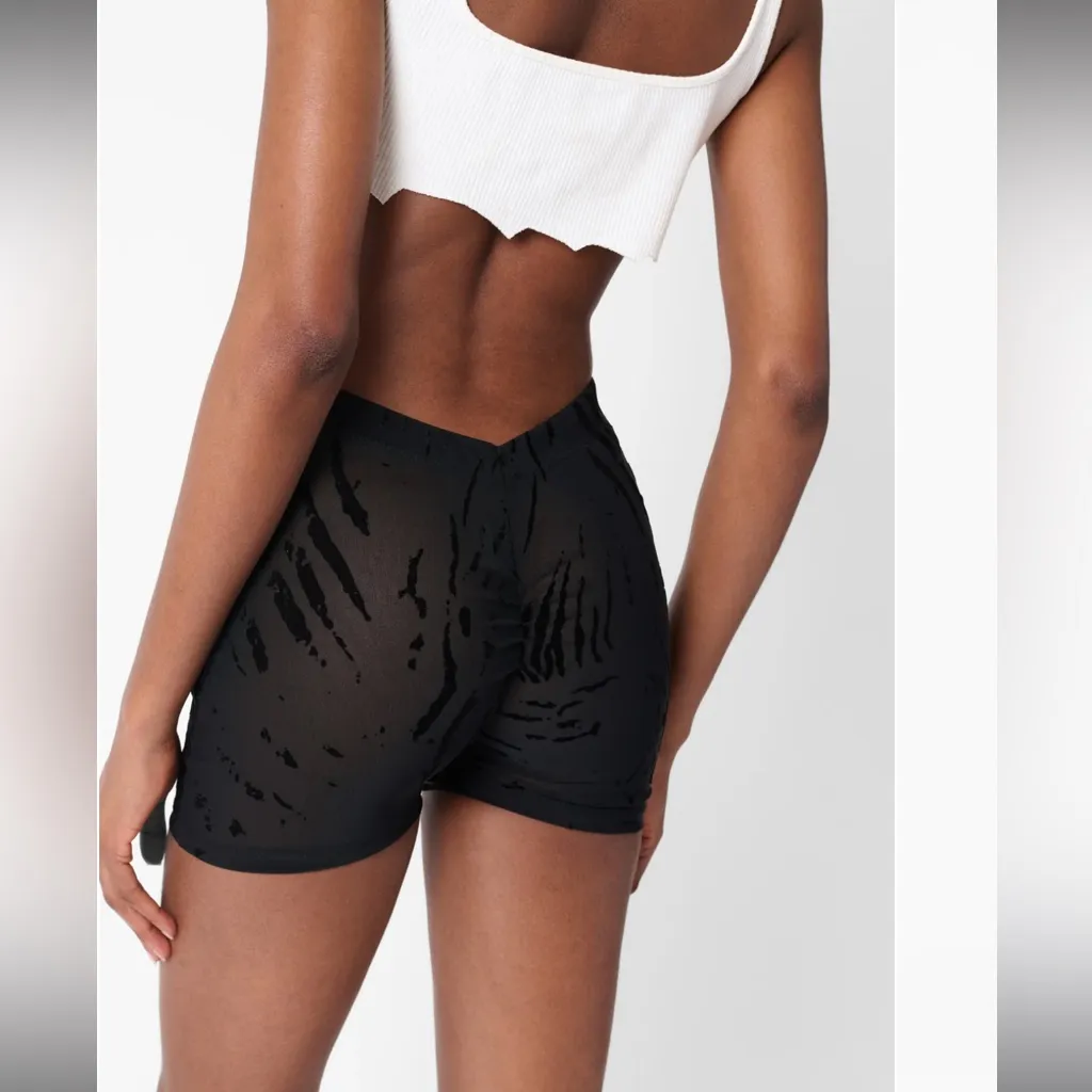 POSTER GIRL KNOCKOUT SHORTS BLACK ZEBRA PRINT - Image 4