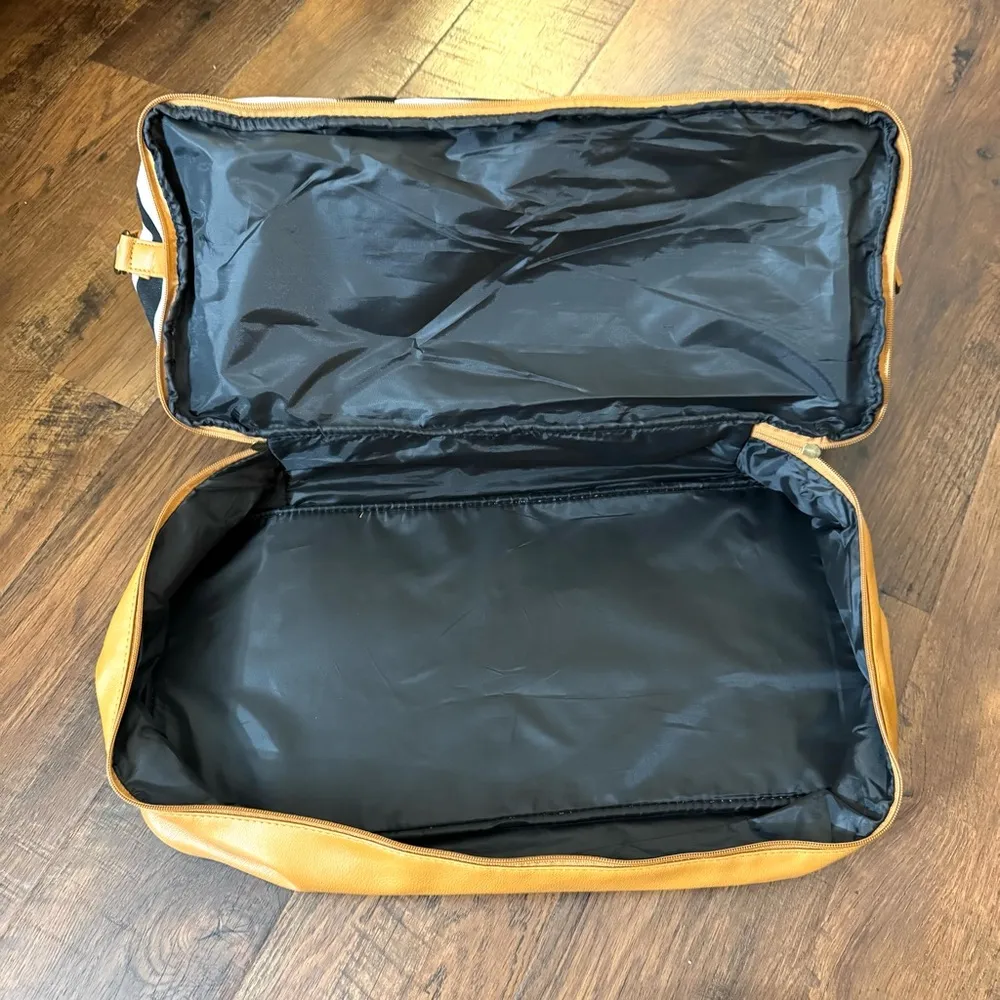 DSW Canvas Striped Weekender Tote Bag with Shoe Compartment - Image 11