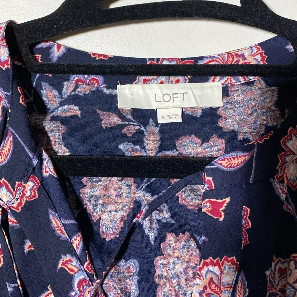 Loft Garden Tie Neck Flounce Top size Small - Image 8