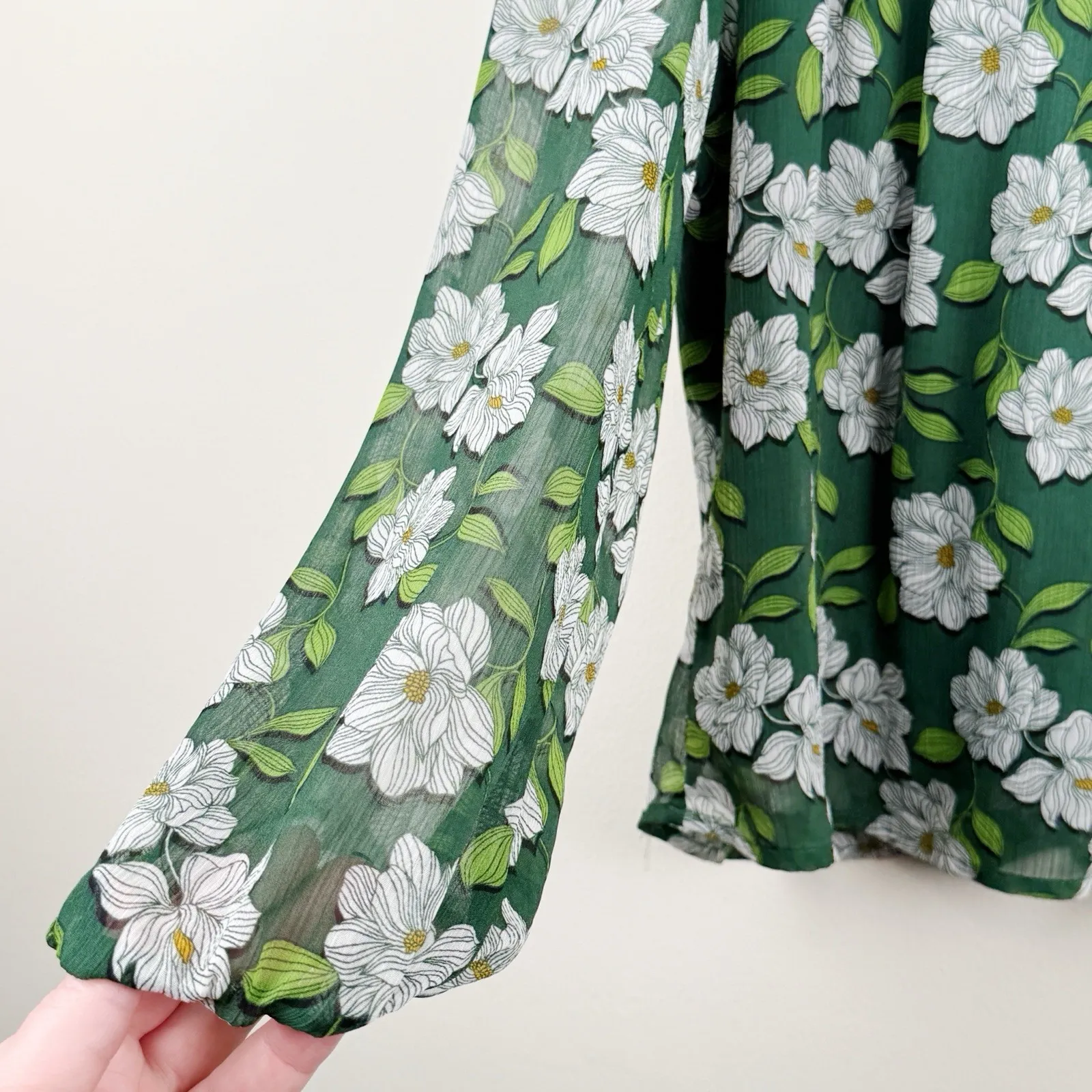 Draper James Women's XS Green Floral Long Sleeve Smocked Blouse Lined Top - Image 2