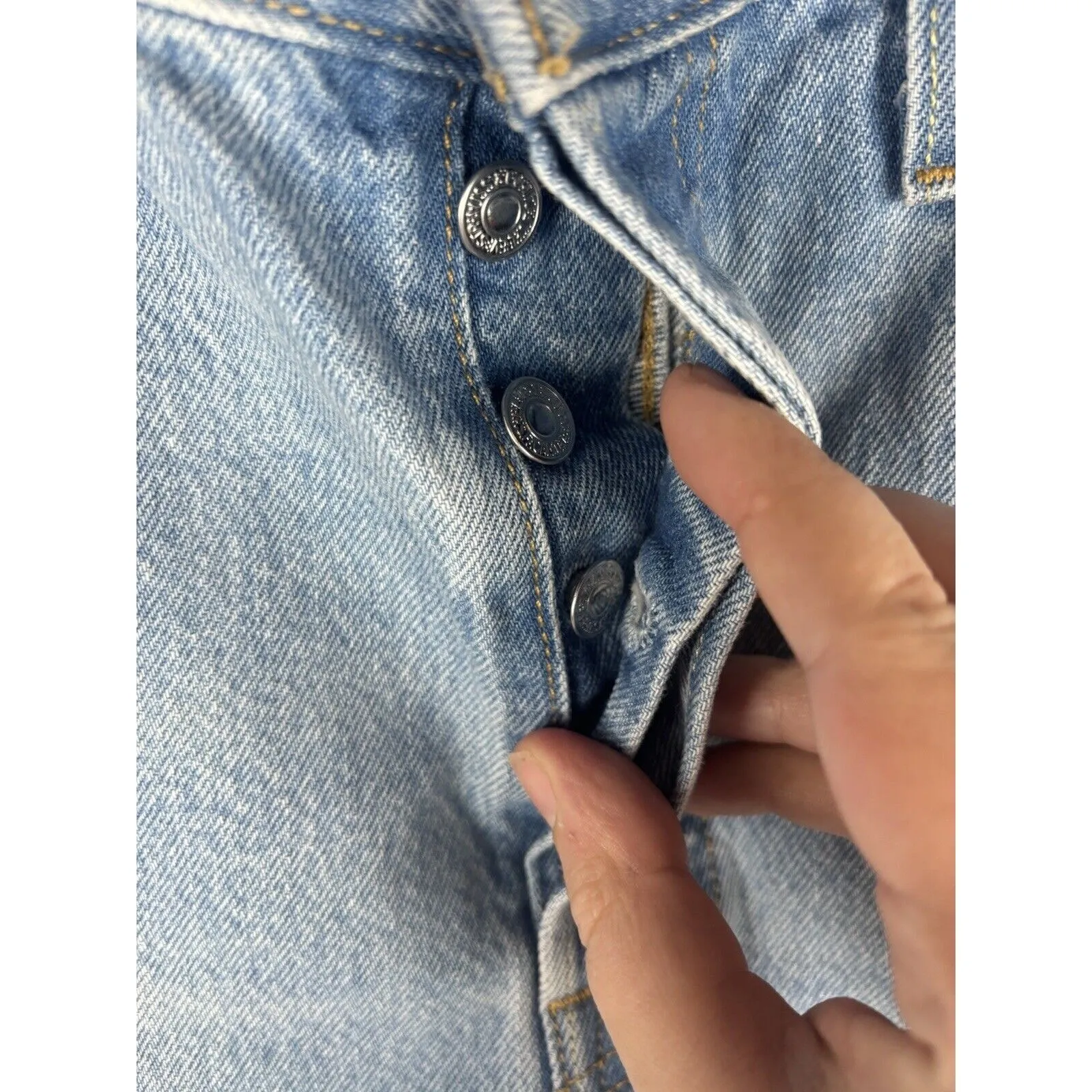 Levi Strauss 501‎ High Rise Size 31 Cut Off 6 Button Fly Light Wash - Image 5
