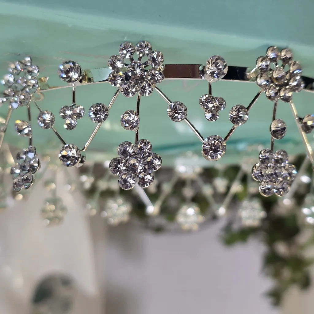 Silver with Rhimestone Flower Design Crown - Image 3