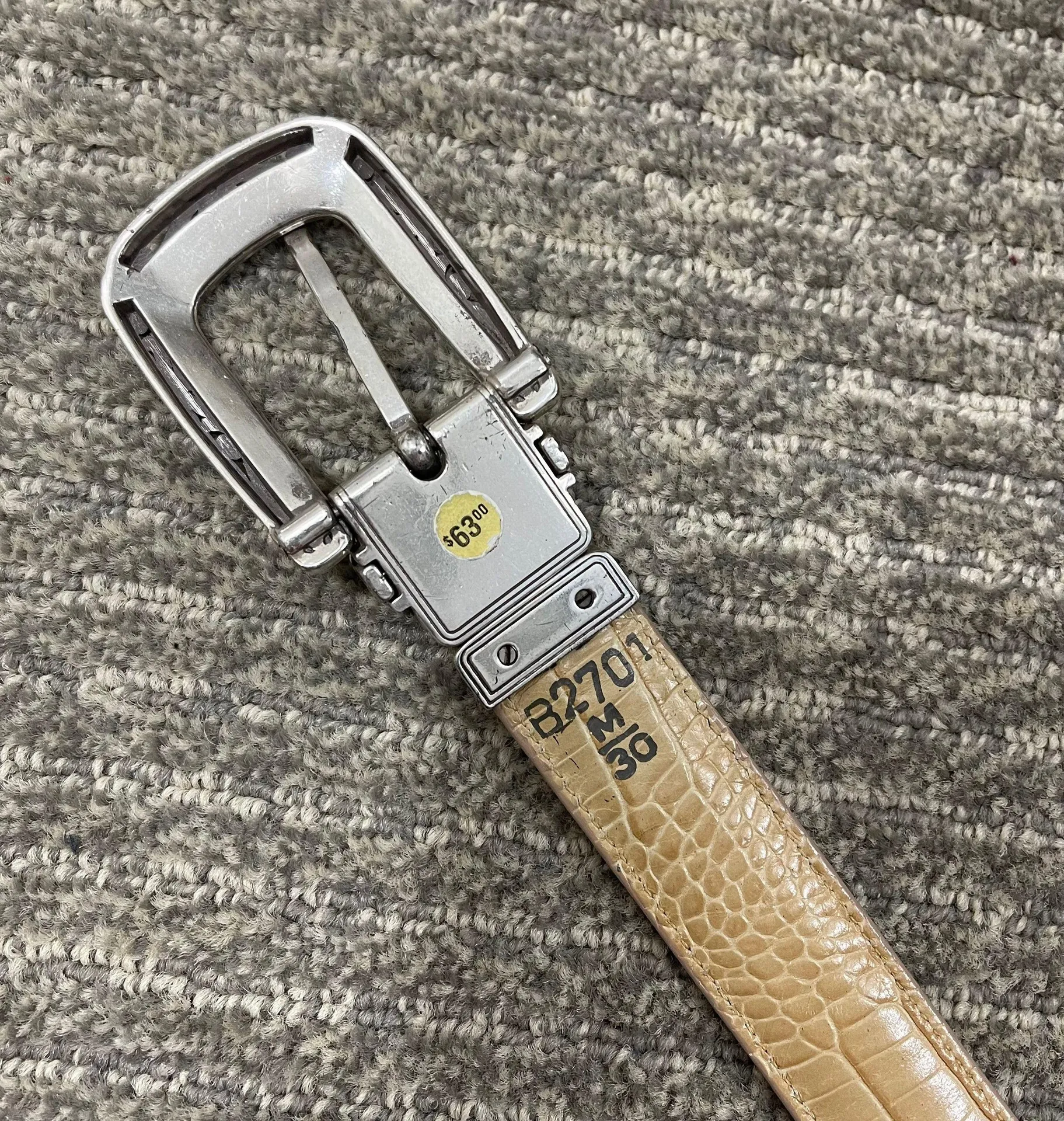 Vintage White Beige Leather Reversible Western Skinny Belt - Image 6