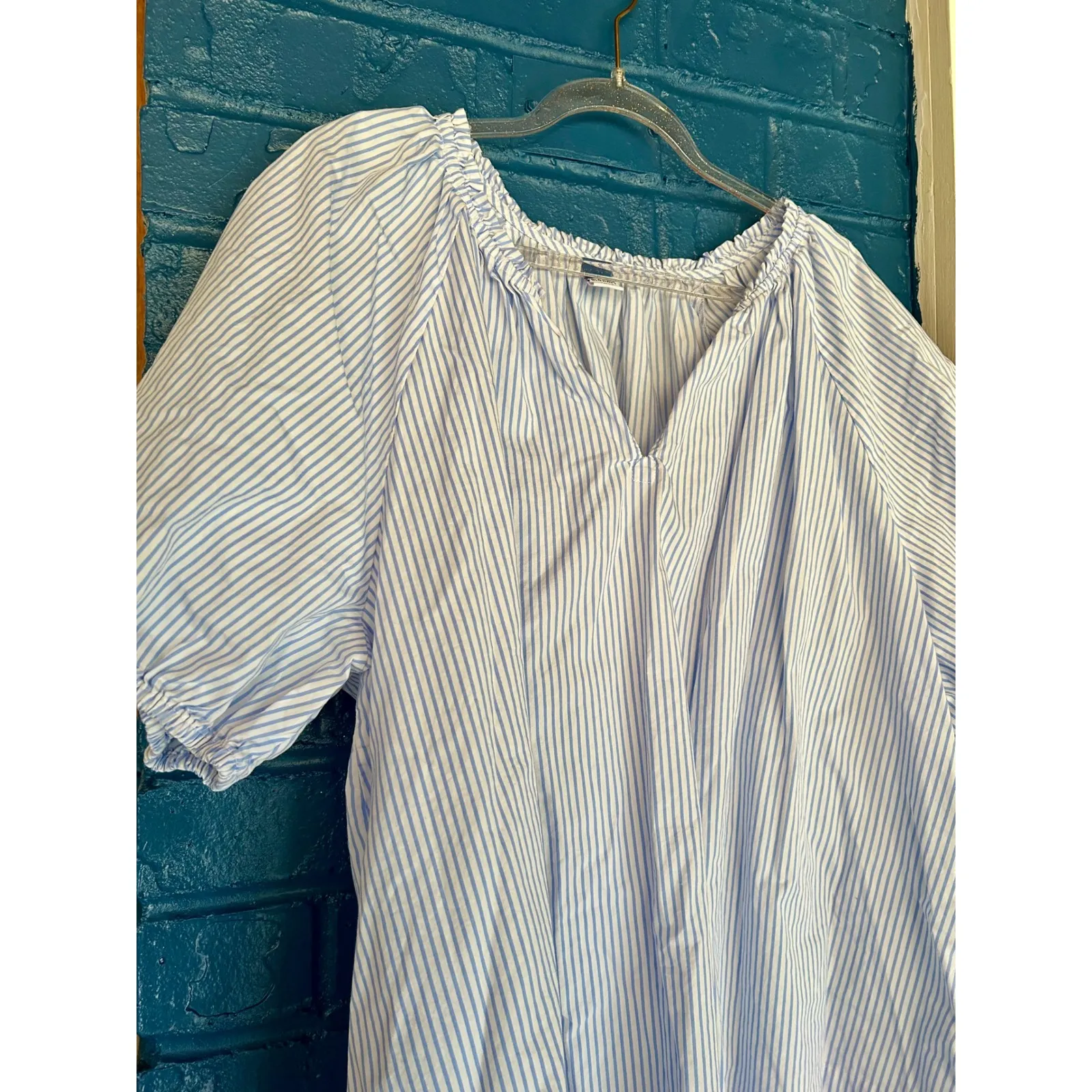 Old Navy Blue White‎ Striped Blouse Top V Neck Short Sleeve Flowy Womens - Image 2