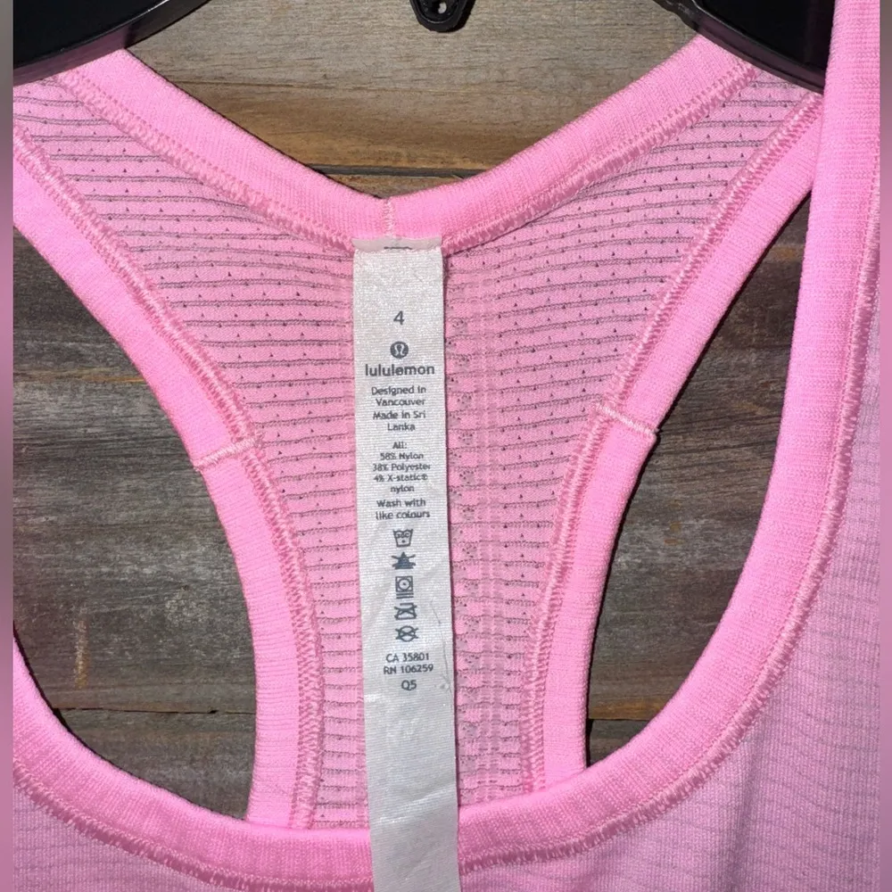 Lululemon Run: Swiftly Tech Racerback- size 4 - heathered vintage pink - Image 5