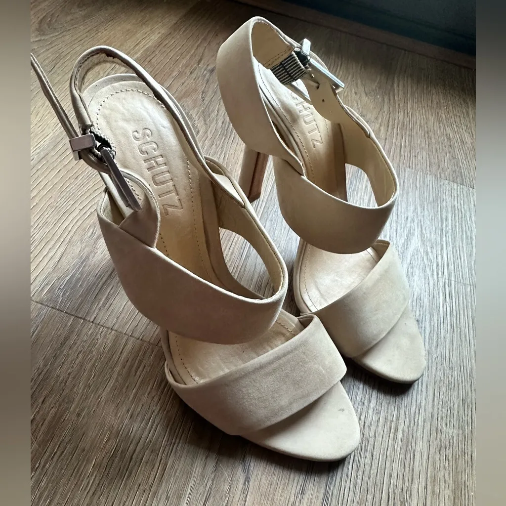 Schutz Farabeca heels. Buckle sling back open toe nude/cream heels. Size 6. - Image 9