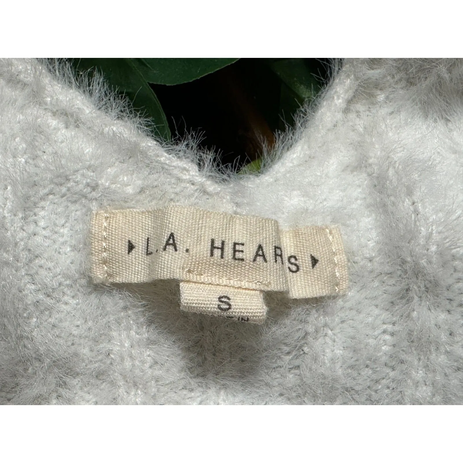 L.A. Hearts White Fuzzy Crop Top Size Small - Image 3