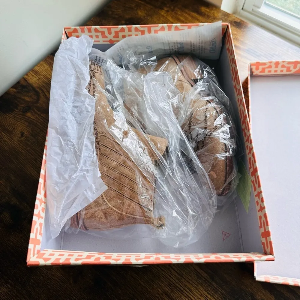 Gianni Bini Stand-Bye Suede Ankle Boots - Size 5.5 Sahara Sand - Like New - Image 4