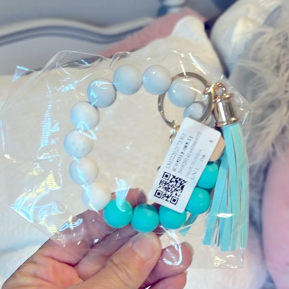 Expandable Key Chain Bracelet New Bangle Wristlet Green - Image 3