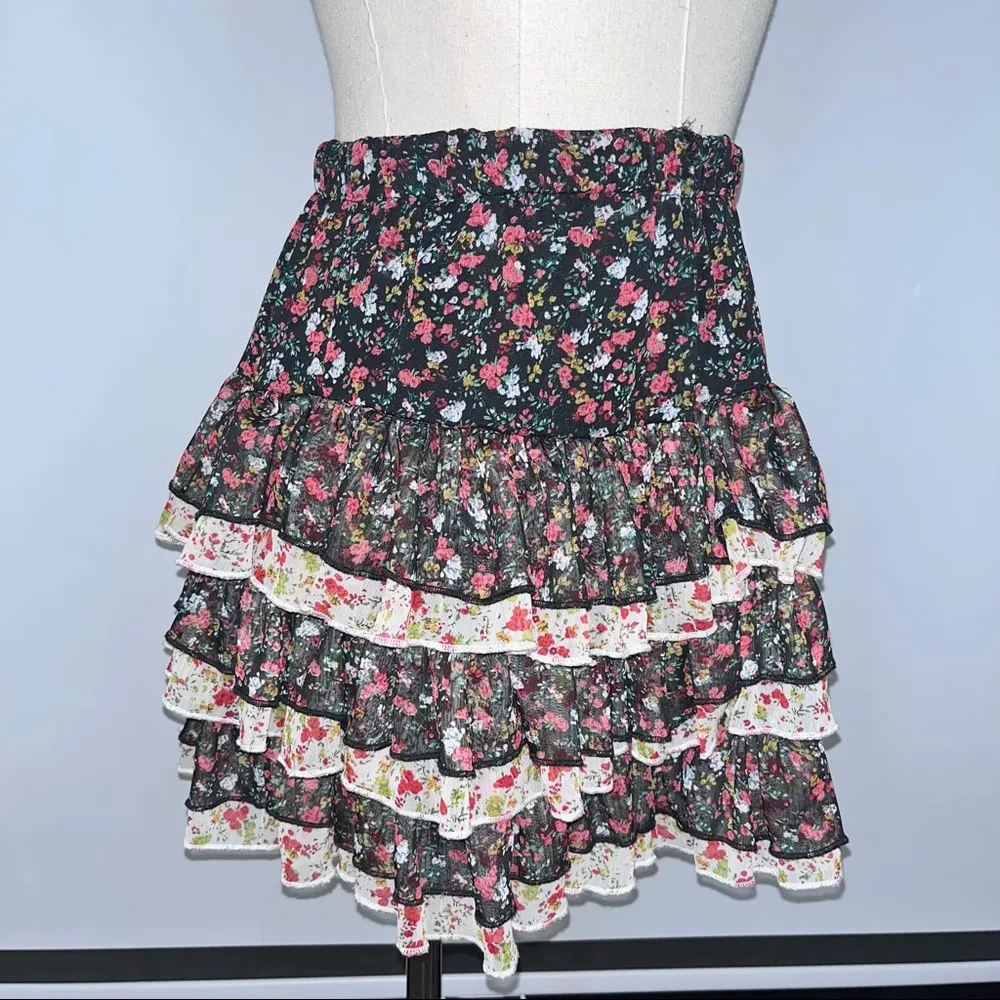OLIVE des OLIVE Black Floral Poppy Tiered Ruffle Short Mini Skirt XS/S - Image 5