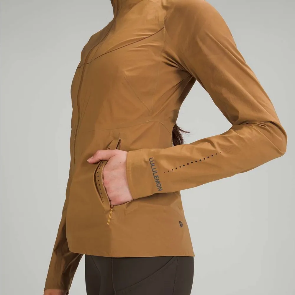 ၄၁NWOT Lululemon Fast and Free Windbreaker Bold Beige Tan Size 6 - Image 3