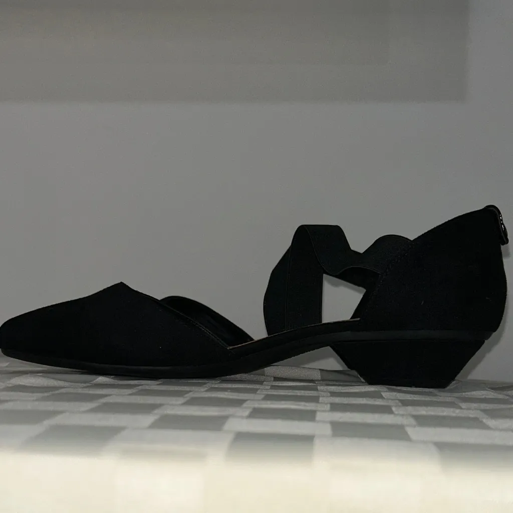 Comfortview Camilla Black Women's Pumps - Image 5