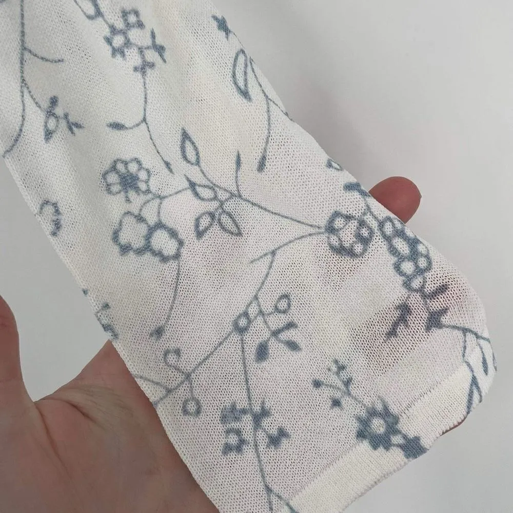 Zara Women's Floral Print Knit V Neck Long Sleeve Crop Top White Blue Size Small - Image 6