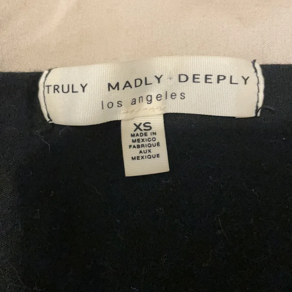 Black Truly Madly Deeply cut out shoulder shirt Size XS - Image 4