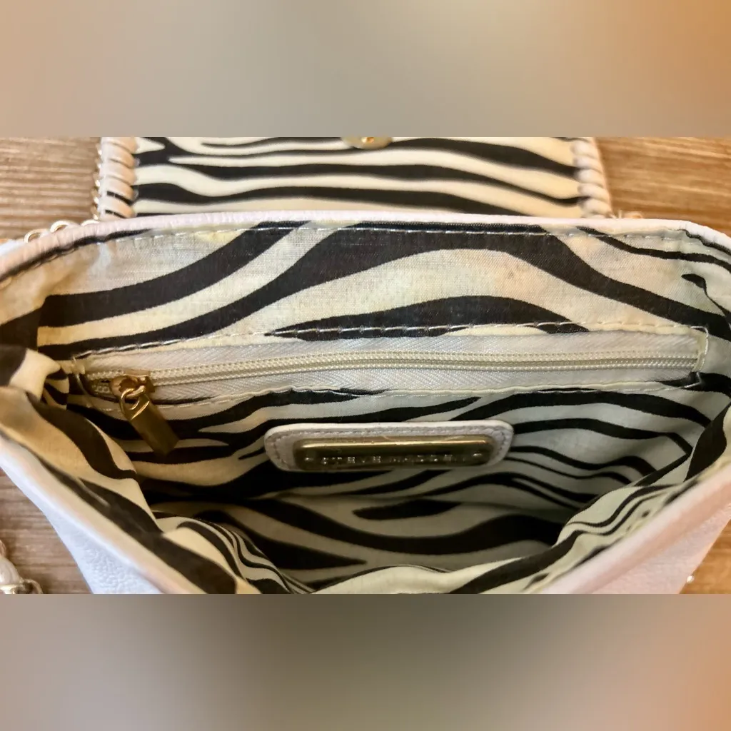 Steve Madden Mini White Quilted Crossbody Bag - Purse with Gold Chain - Image 9