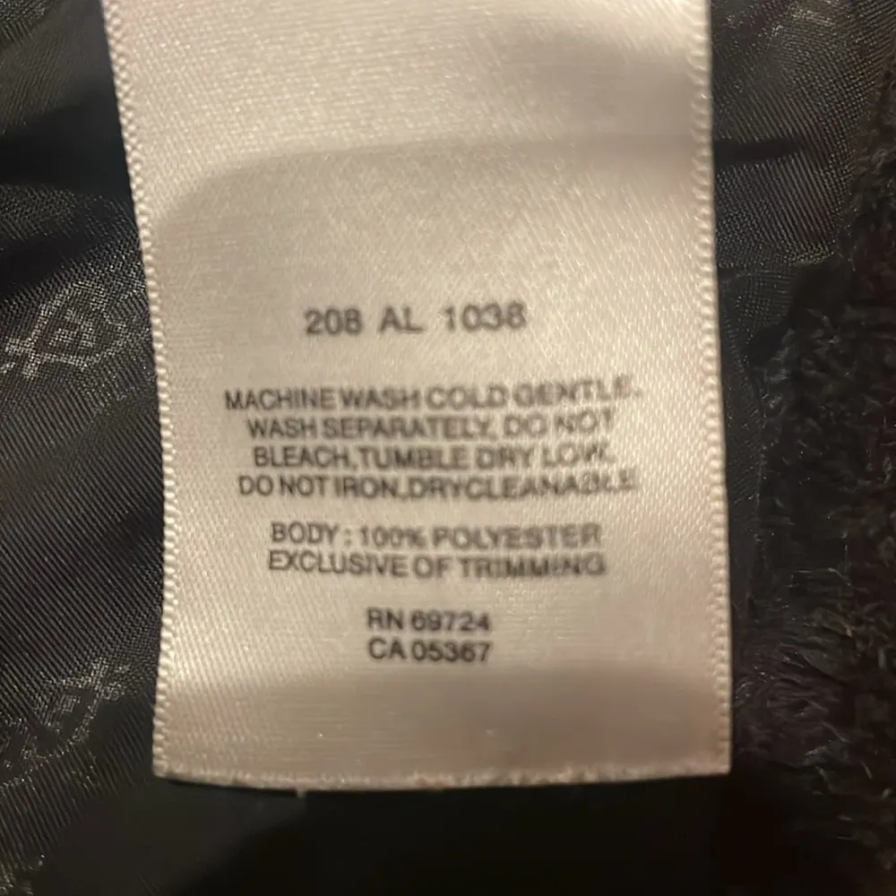 Columbia black fuzzy vest women’s size M - Image 4