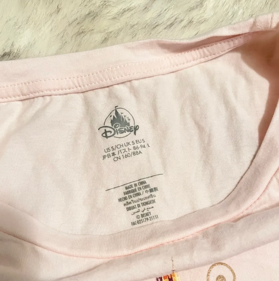 Disney World 50th Anniversary Cinderella Castle Graphic T-Shirt Top Small - Image 7