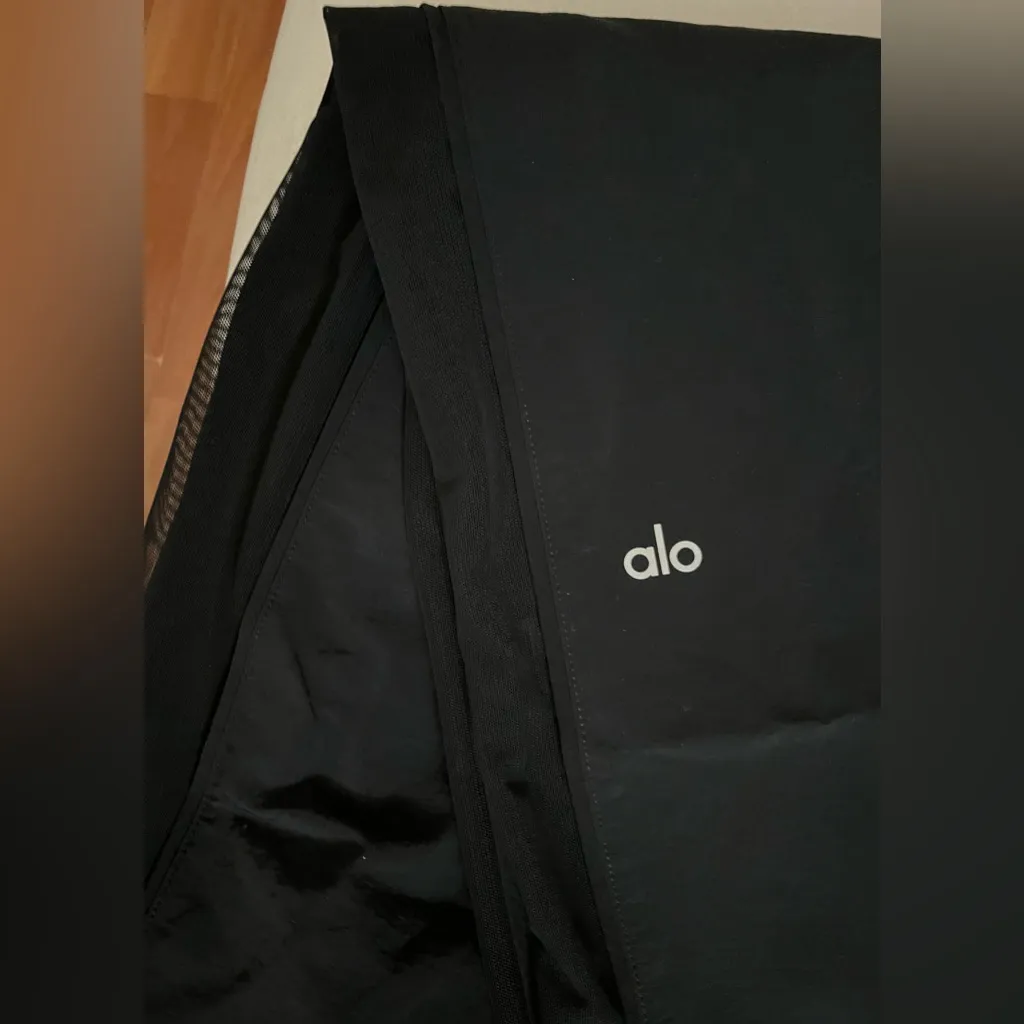 Alo Yoga NWOT High Waisted Origin Wide Leg Track Pants Black Size M - Image 11