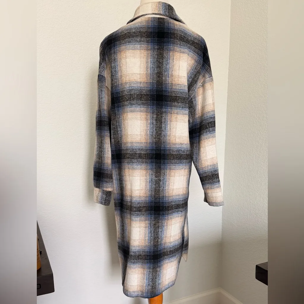 Plaid Shacket size Small Blue - Image 6