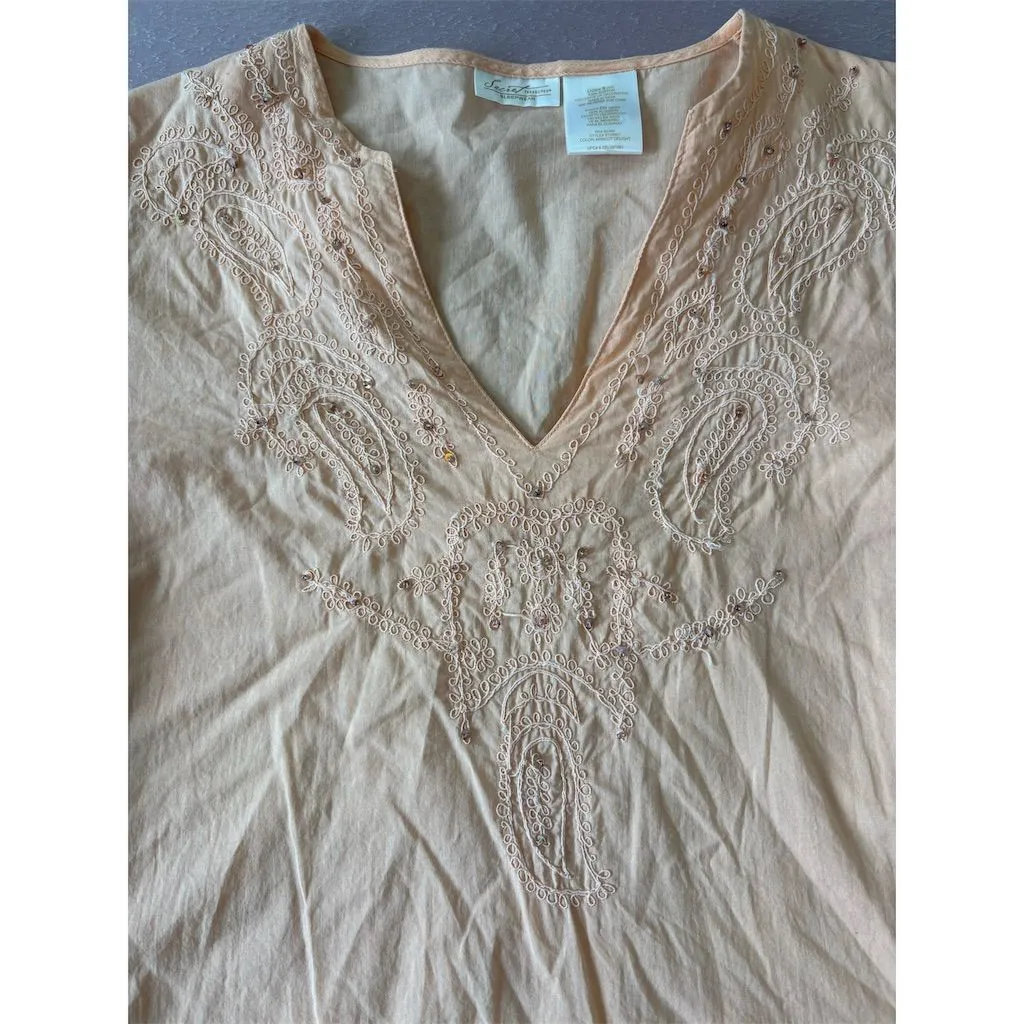 Secret Treasures Women's Vintage Peach Embroidered V-Neck‎ nightgown size Small - Image 2