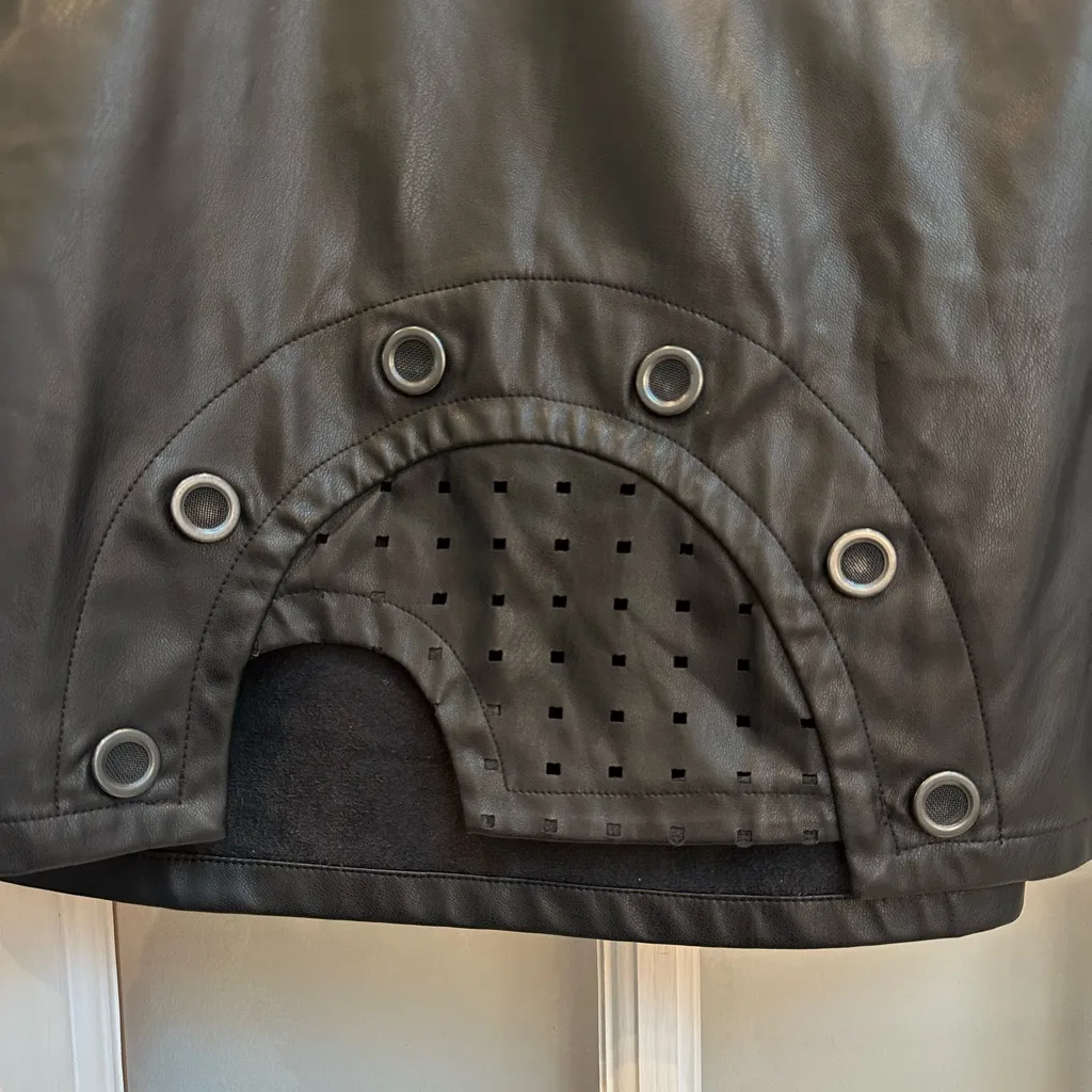 Jamie Sadock Black Faux Leather Edgy Golf Skirt Punk Retro Funky Size 8 Medium - Image 7