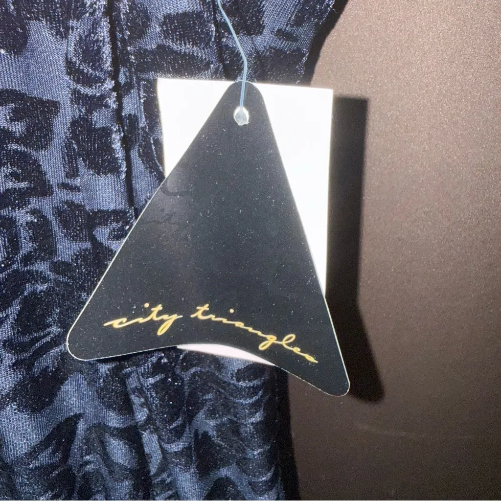 Elegant Navy Velvet Backless Fit & Flare Dress Winter Formal Christmas Wedding Blue Size undefined - Image 11