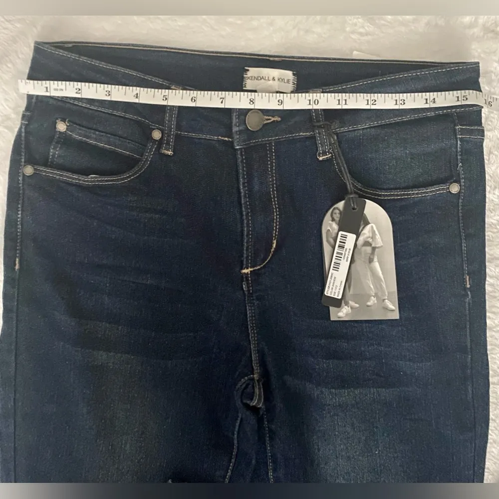 Kendall & Kylie Kontent Mid-Rise Crop Jeans Color Anaheim S 11/12 NWT - Image 9