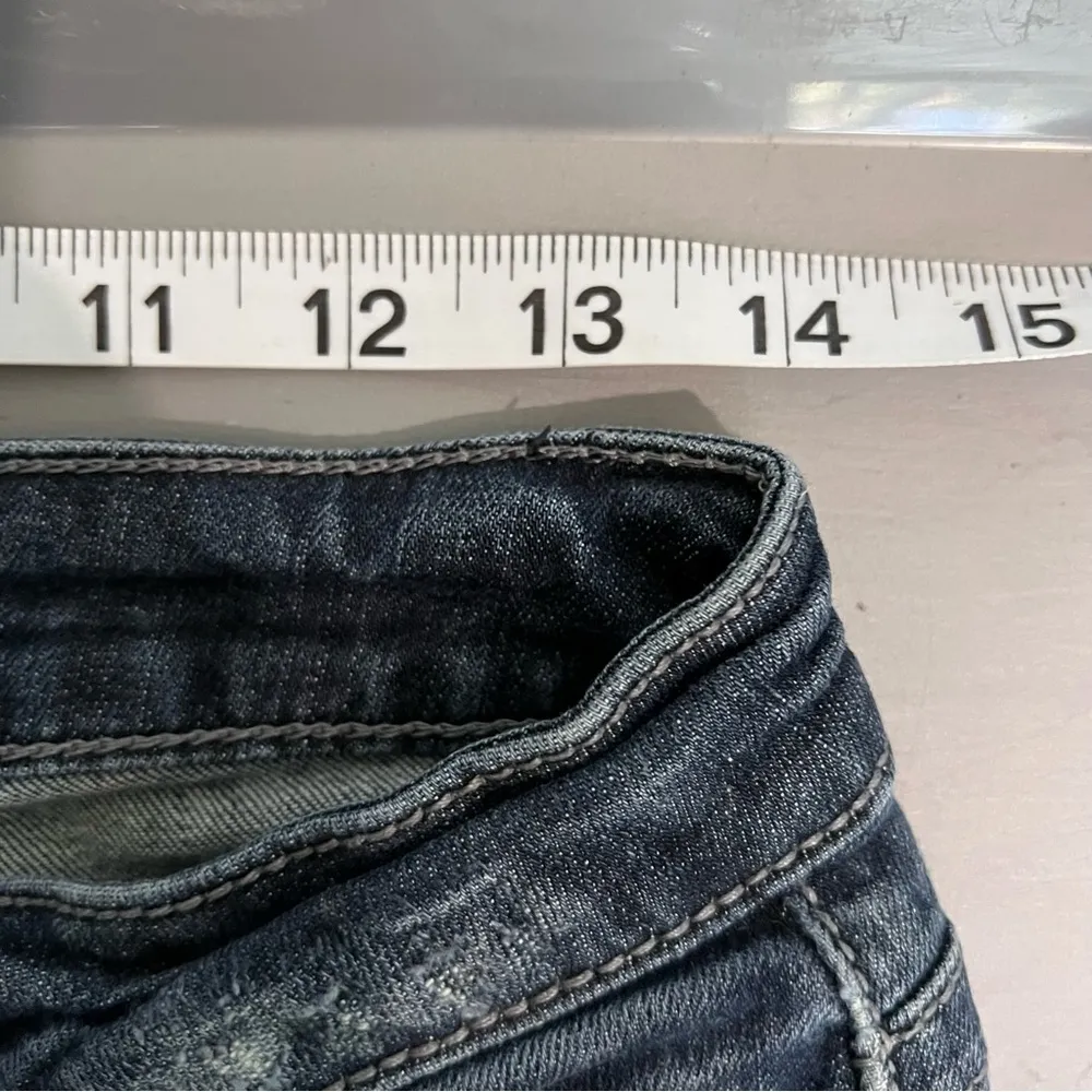 2.1 Denim distressed straight leg jeans in size 27 - Image 5