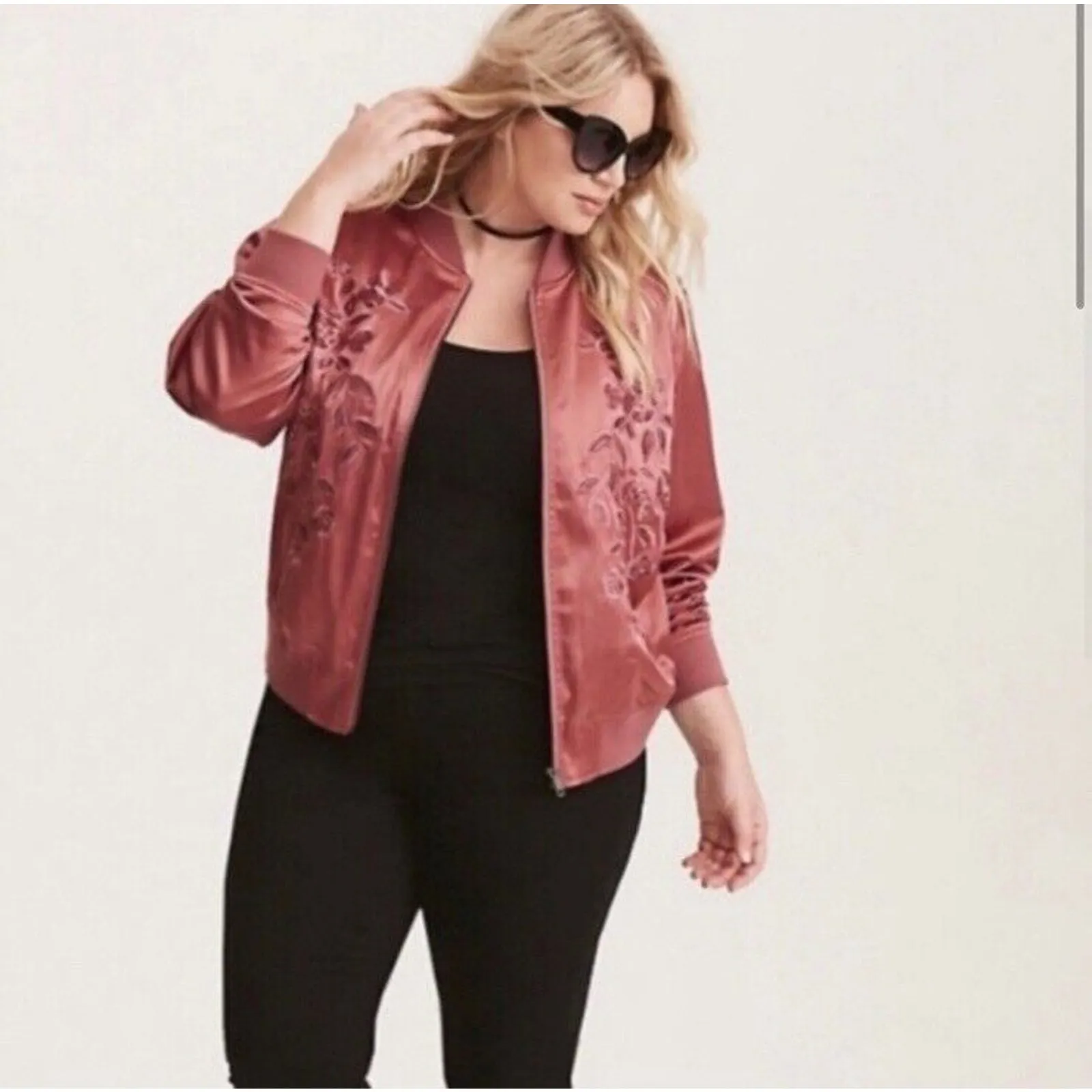 Torrid Satin Zip Bomber Jacket Embroidered‎ Floral Rose Pink Boho Plus Size 1X - Image 2