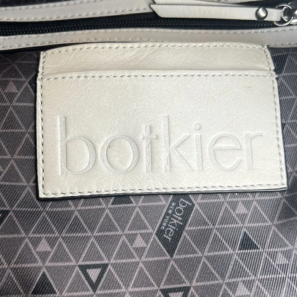 Botkier backpack white leather silver colored studs lots of zippered pockets EUC - Image 7