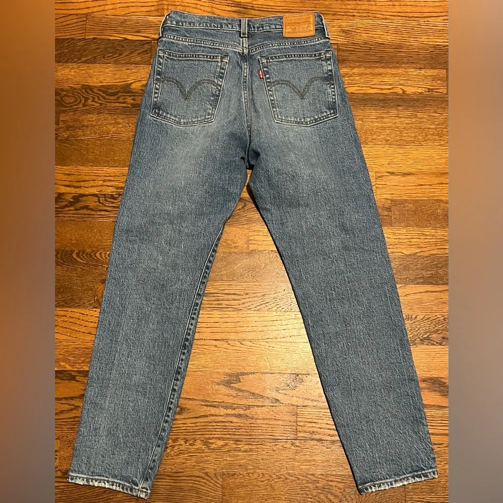 Levi's Wedgie Icon Fit Jeans
These Dreams - Image 4