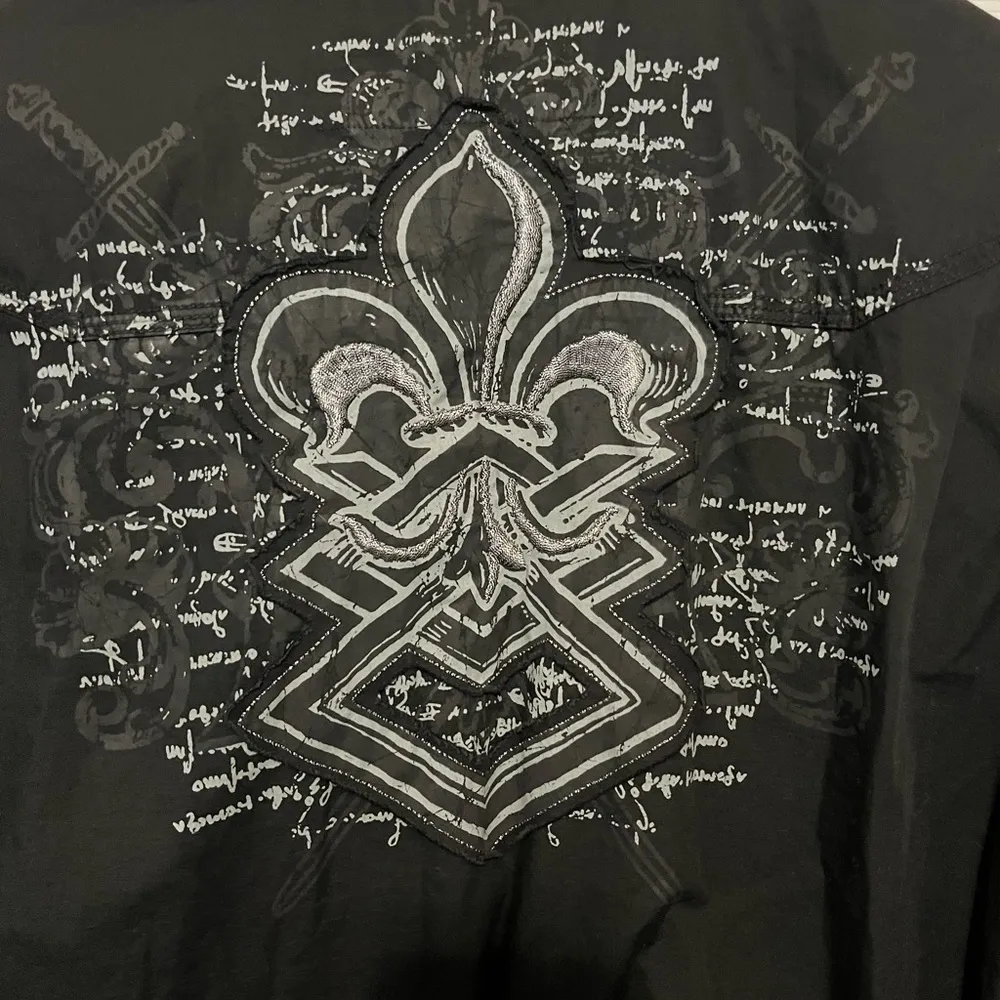 Dkny black short sleeve button down shirt in large - Image 4