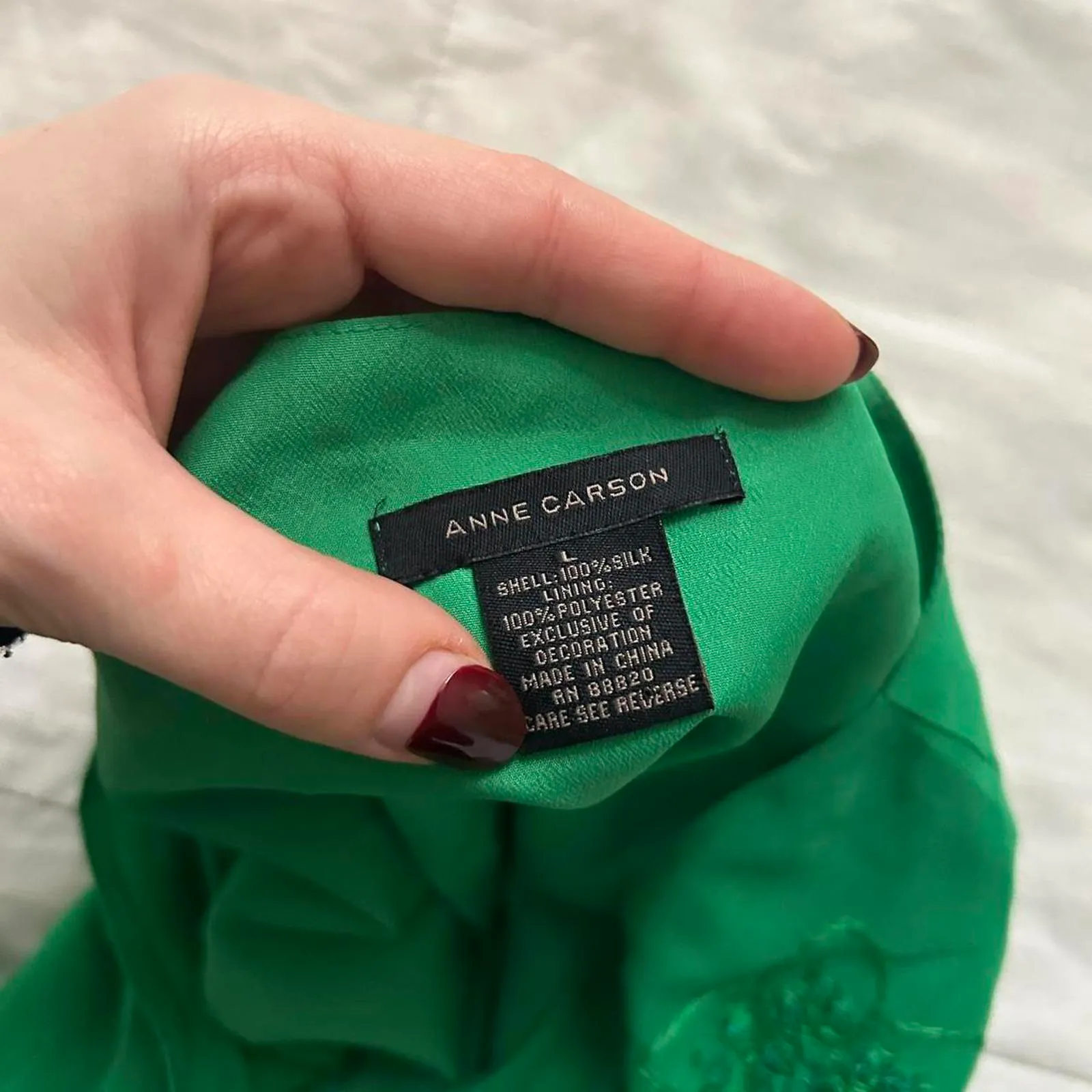 Vintage Kelly Green silk floral embroidered sequin top bell sleeves Size large - Image 2