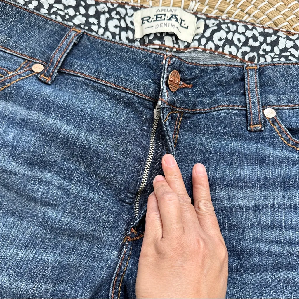 Ariat Women’s Real Low Rise Charly Straight Leg Jeans Western in Florida 34R - Image 9