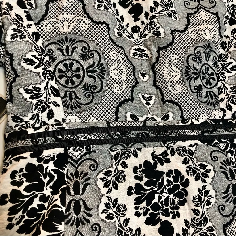 Vintage Focus 2000 Blazer Front Tie Floral Black Cream Jacquard Modern size Med Multiple - Image 10