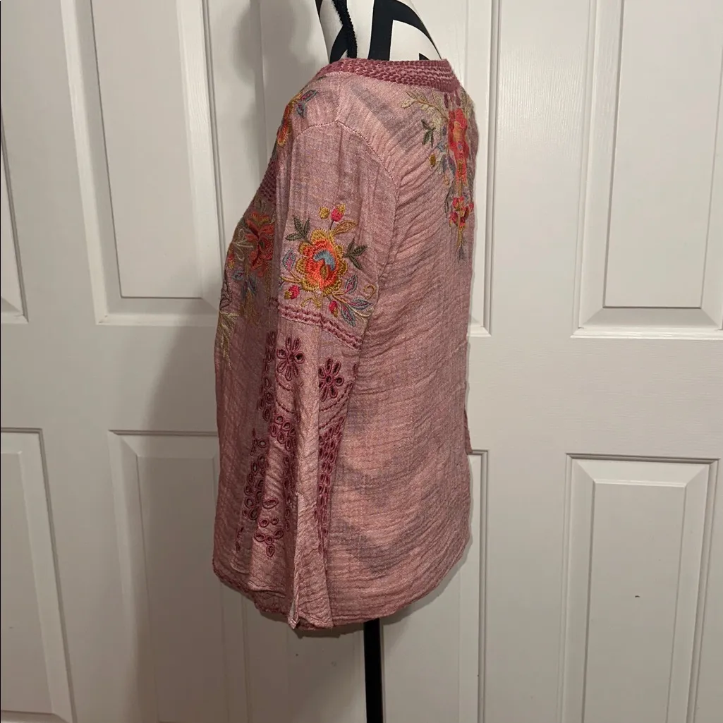 Johnny Was Workshop Mauve Floral Embroidered Blouse - Image 4