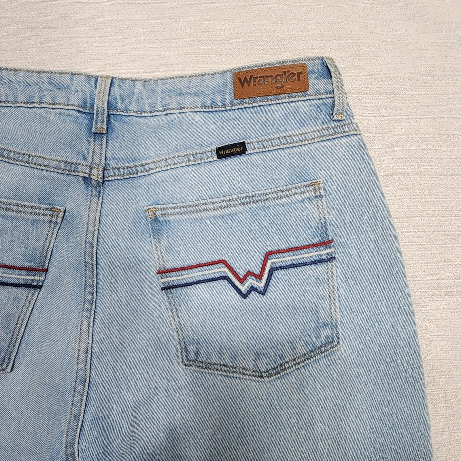 Wrangler women's high rise fierce jeans L43''x W3O'' - Image 9