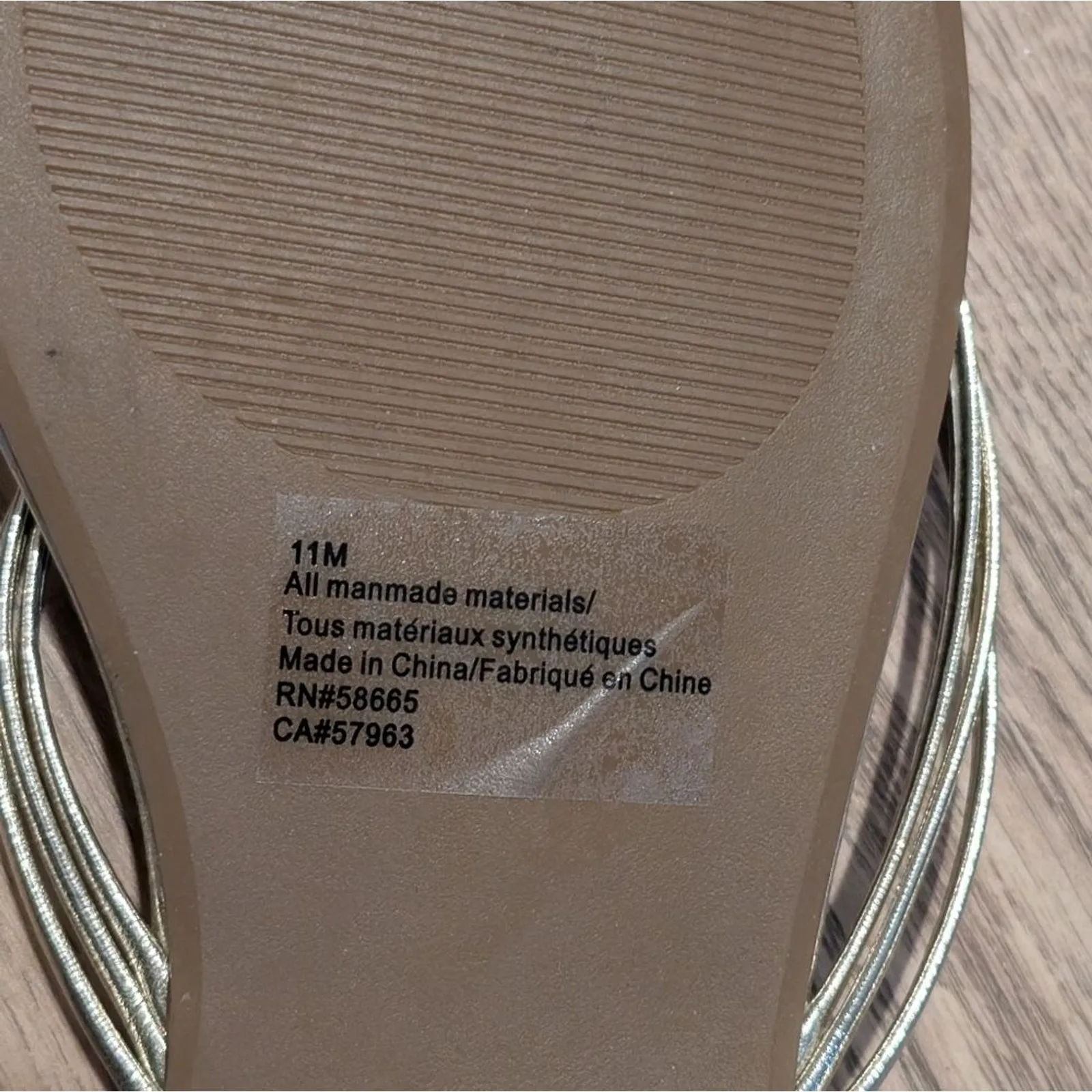 Metallic‎ Gold Sandals Womens 11 Metallic Flip Flops Faux Leather NEW - Image 3