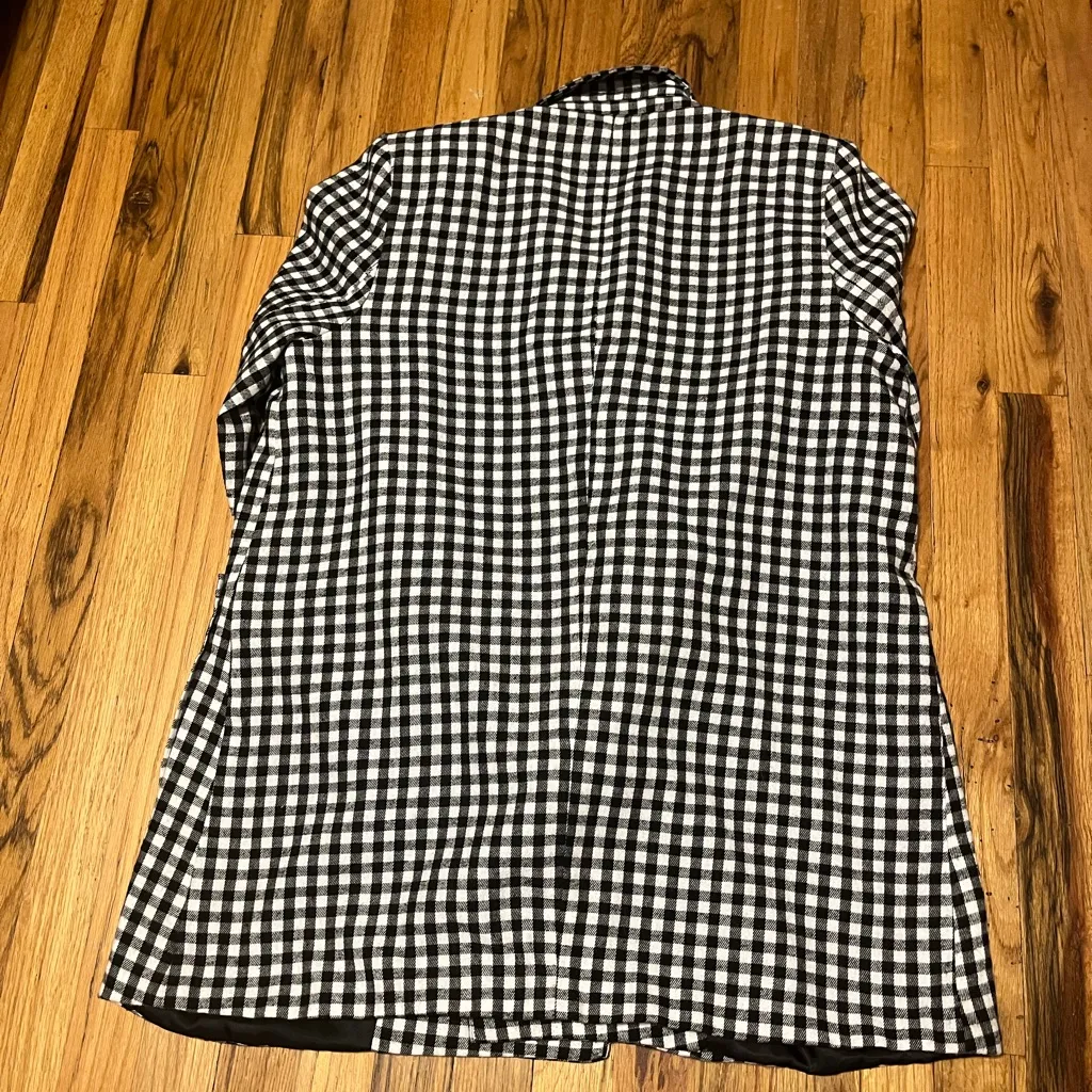 SHEIN Curve Black & White Blazer Size 0XL - Image 4