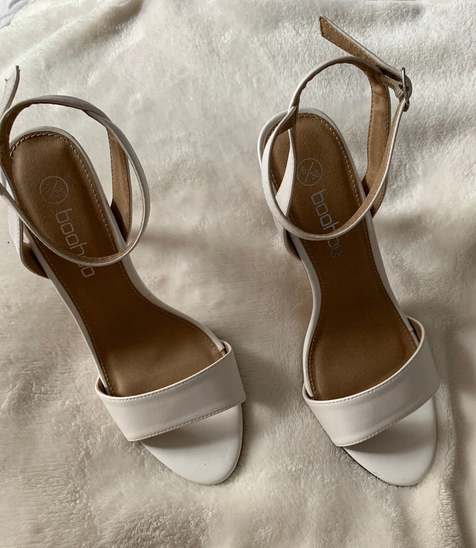 Boohoo White heels - Image 3