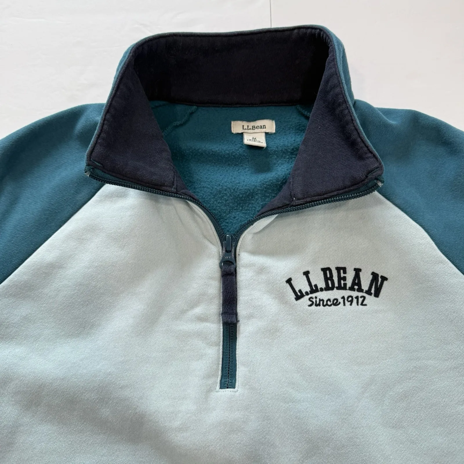 LL Bean Women's Blue 1912 Sweatshirt 1/4 Colorblock Pullover Size MEDIUM - Image 4