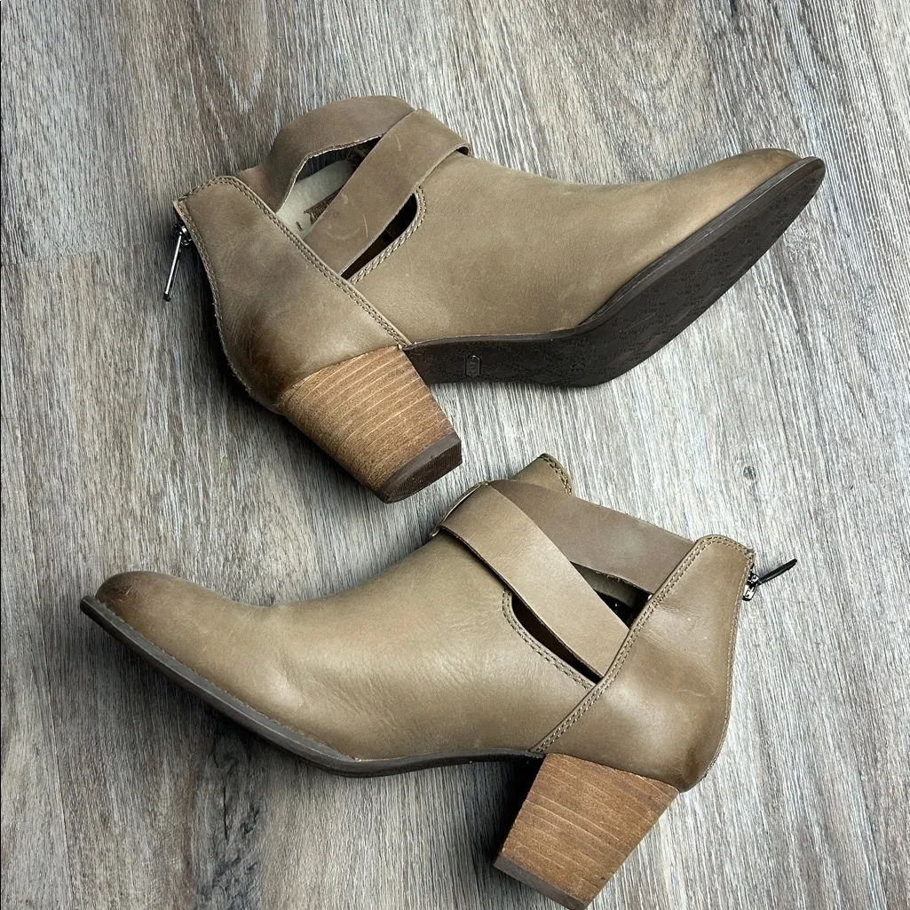 Vionic Tan Ankle Boots with Buckle Detail - Image 2