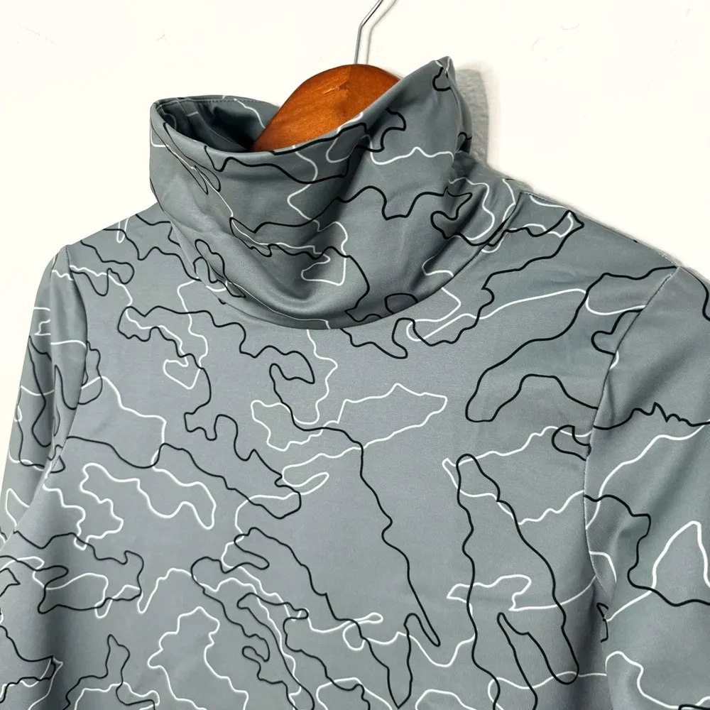 Under Armour Women Move Mock UA long sleeve camo gray NWT Size M - Image 3