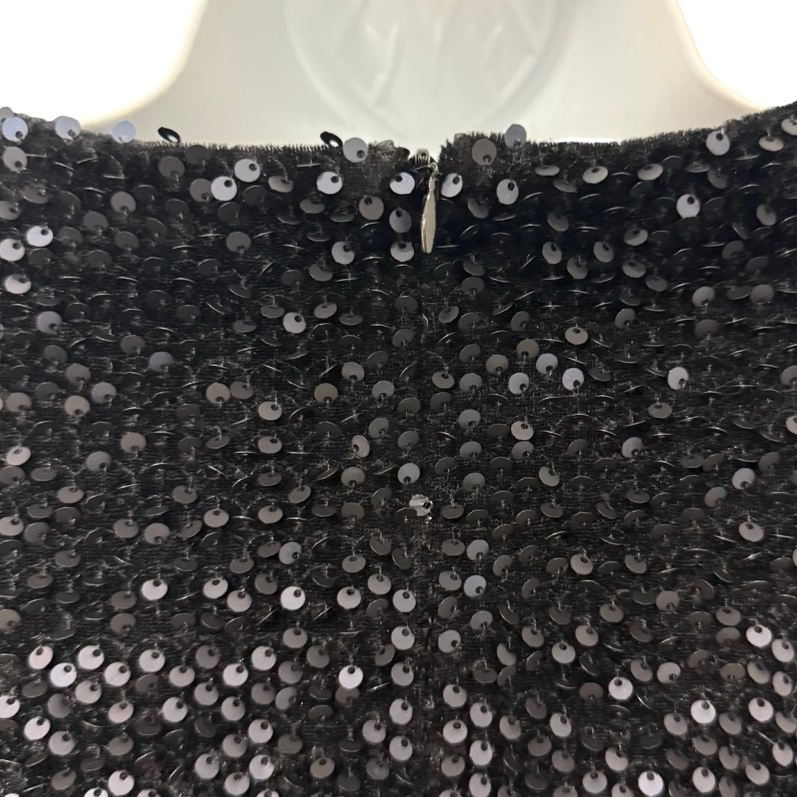 Ann Taylor Black Sequin Short Sleeve Feather Trim Round Neck Shirt Top Size XS - Image 7