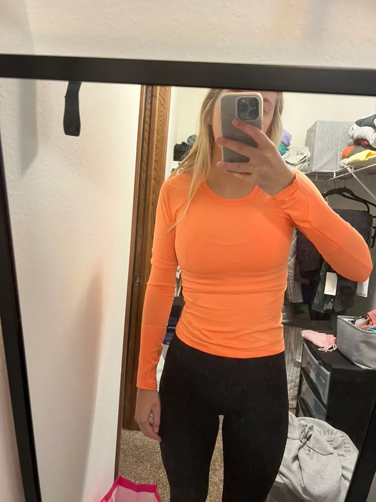 Lululemon Swiftly Tech Long Sleeve - Image 4