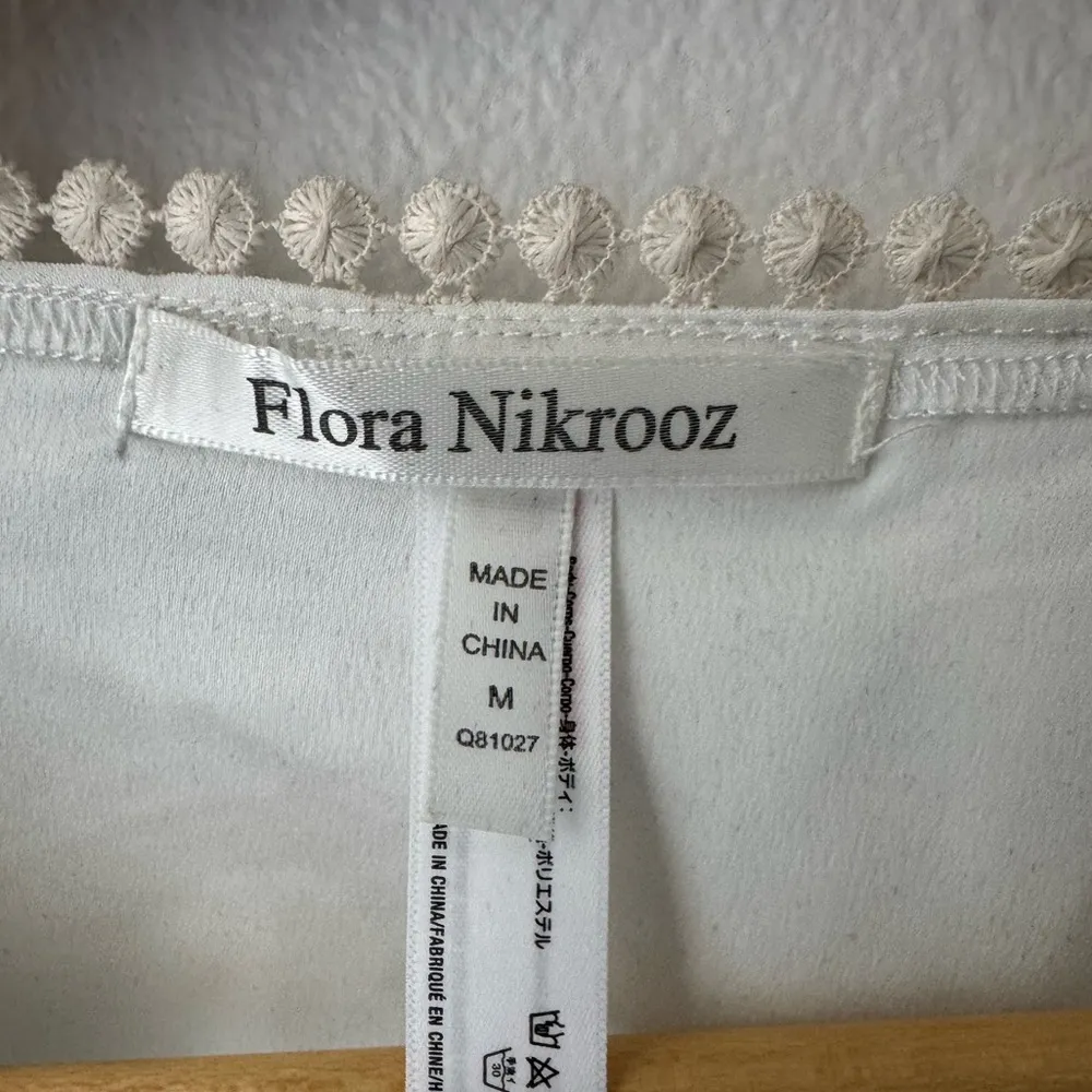 • Flora Nikrooz • NWOT White Robe Lace Medium - Image 2